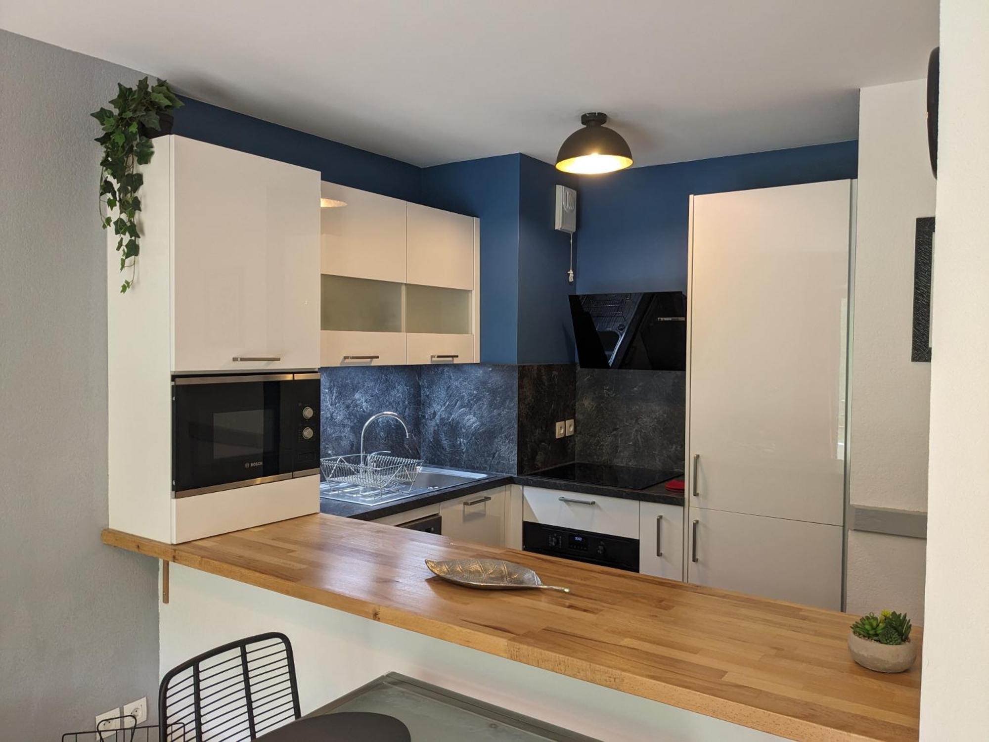 Appartement: Cozy 2-room In *